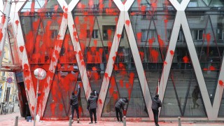 Не тръгна делото за погрома над сградата на Европейската комисия