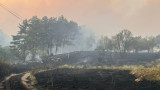 Пожарът край Костинброд се разгоря отново, заплашва детски онкоцентър