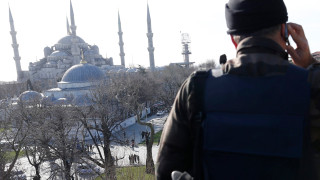 Турските власти са арестували служител на консулството на САЩ в