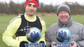 Бившият мениджър на Манчестър Юнайтед сър Алекс Фъргюсън призна две