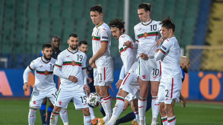 Националният отбор на България по футбол най-накрая успя да замине