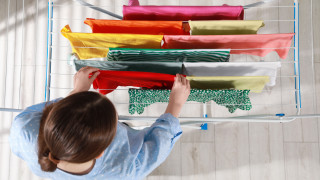 Трикът, с който прането изсъхва по-бързо на затворено