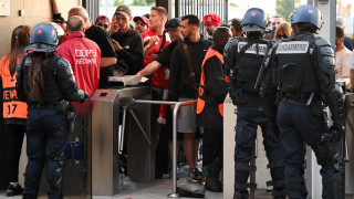 Спортният министър на Франция Амели Удеа Кастера заяви че феновете на