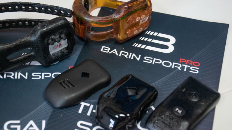 Прототипите на Barin Sports Pro (горе) и трите генерации на системата, които се прилагат по терените у нас и в чужбина (долу)