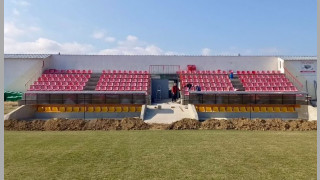 ЦСКА дари на редица аматьорски клубове седалки от старата Българска