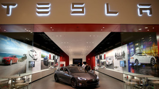 Производителят на електромобили Tesla ще отвори първия си магазин на