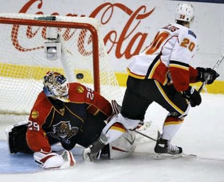 Тампа Бей загуби от Калгъри в голов трилър