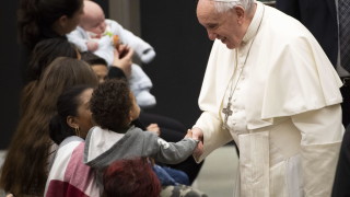 Папа Франциск е против женени мъже да са свещеници