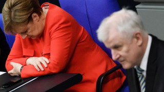 Силовият министър на Германия прехвърли топката в полето на Меркел за миграцията