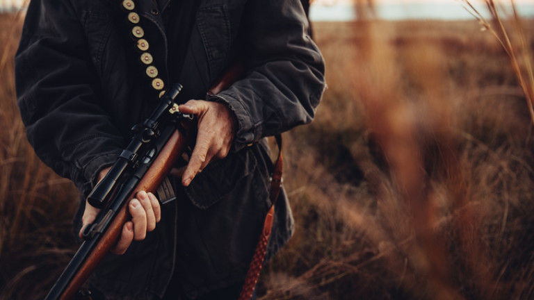 Простреляха мъж с ловно оръжие в Старозагорско