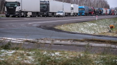 Блокадата на полските шофьори по границата с Украйна остава и по Коледа 