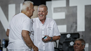 Със сигурност тази сутрин Станислав Генчев има повод да се