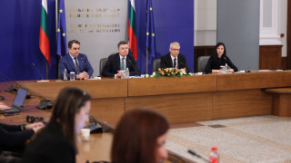 Управляващите опитаха да превърнат посещението на председателя на Еврогрупата Паскал