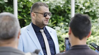 Протест срещу КНСБ и КТ "Подкрепа" заради транспортната блокада