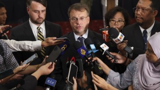 Министрите на отбраната на Камбоджа и Тайланд се договориха в