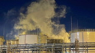 Съобщава се че украинските безпилотни удари срещу руските петролни рафинерии