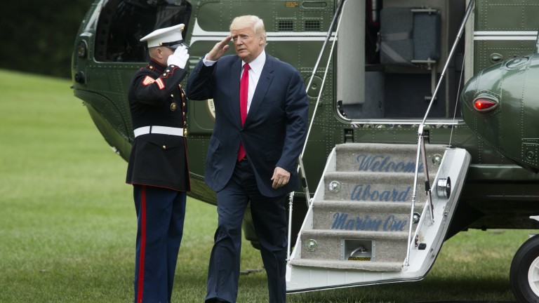 Тръмп нареди да се спре наемането на транссексуални в армията