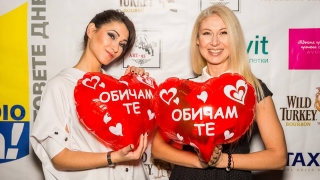 "Шоуто на Блондинките" по Радио Fresh! чукна 10 години (СНИМКИ)