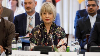 Висшият дипломат от ЕС Хелга Шмид е назначена за генерален