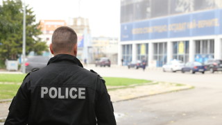 Мъж е застрелял жена си миналата вечер съобщиха от пресцентъра