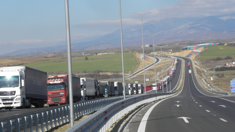 Туроператори и автобусни превозвачи против блокирането на границата с Гърция