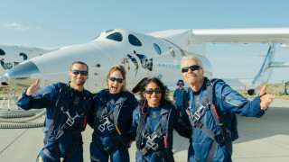 Мъск е платил $10 000 за да резервира билет за пътуване до Космоса с Virgin Galactic