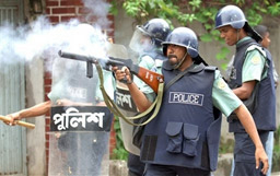 Ислямистките протести в Бангладеш продължават, армията е на крак