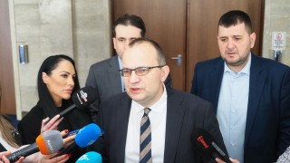 Правителството постоянно вдига квази данъците Това заяви депутатът от ПП ДБ