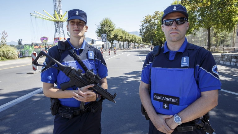 Атаката в Швейцария не е свързана с тероризъм, една жена и нападателят починаха