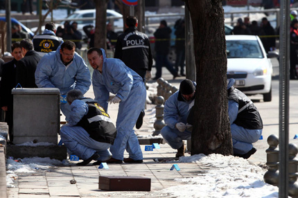 Бомба избухна до турското правителство 