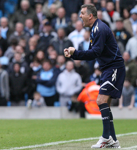 Койл: На Болтън предстои тежък уикенд