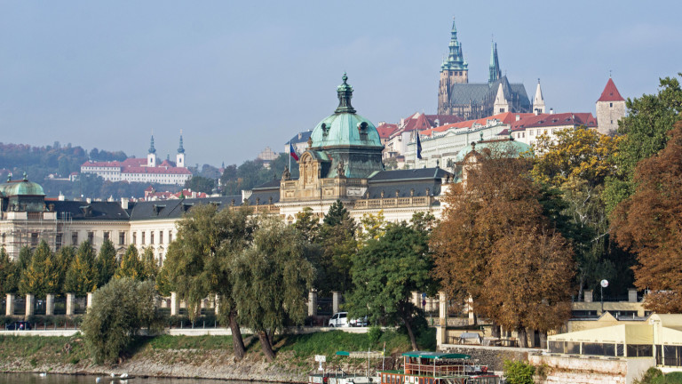 Три големи банки в Чехия - Creditas, UniCredit Bank и