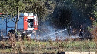 Пожар избухна в благоевградското село Селище съобщава БНТ Горят сухи треви
