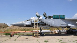Казахстан продава над 100 бойни самолета (СНИМКИ)