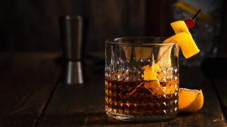 Sazerac и Old Fashioned са нещо като братовчеди при коктейлите