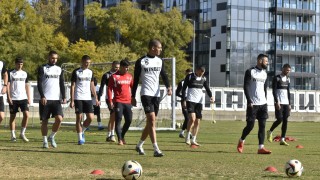 Футболистите на Локомотив Пловдив най вероятно ще вземат част от забавените