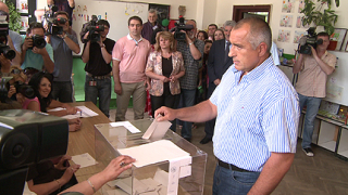 Борисов обвини Доган и Станишев за ниската избирателна активност