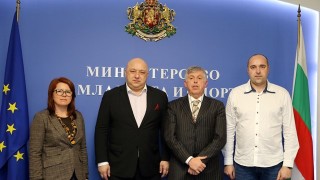 Министърът на младежта и спорта Красен Кралев се срещна с