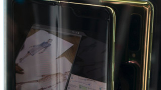 Гънката в екрана на Galaxy Fold, която Samsung опита да скрие