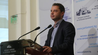 Горещи спорове в бюджетна комисия която разглежда държавния бюджет на