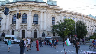 Запазват задочното обучение за юристите, въвеждат единни изпити