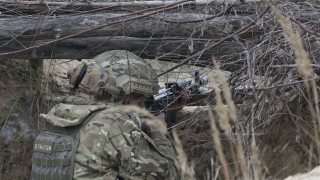 Украйна твърди, че е ударила летище в Крим