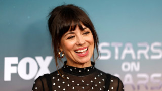 Стендъп комедиантите по принцип не залагат кой знае колко много на