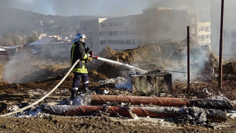 Пожарът във Войводиново остави 300 души без работа