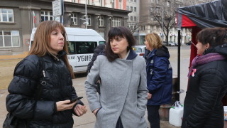 В дъжда продължава протестът в палатковия лагер пред Министерския съвет