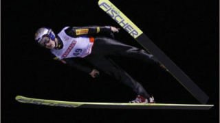 Адам Малиш спечели златото в ски-скоковете в Сапоро