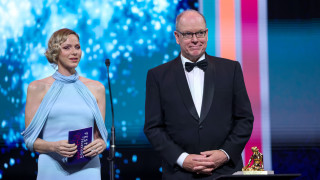 На фона на предположенията че бракът им е към своя