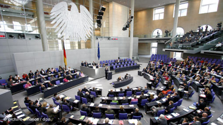 Германският парламент одобри по-строго миграционно законодателство