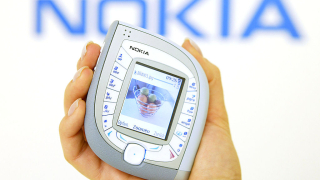 8 от телефоните с най-странен дизайн в историята