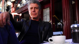 Антъни Бурдейн успя не само да ни покаже нови светове